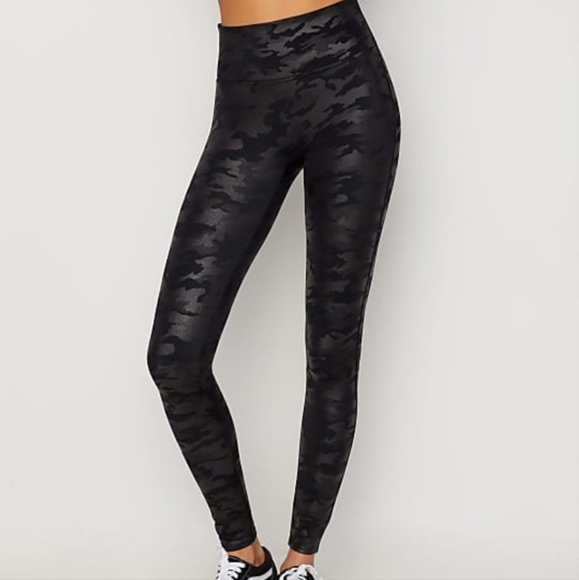 SPANX Pants - SPANX Faux Leather Camo Leggings Size Medium Petite